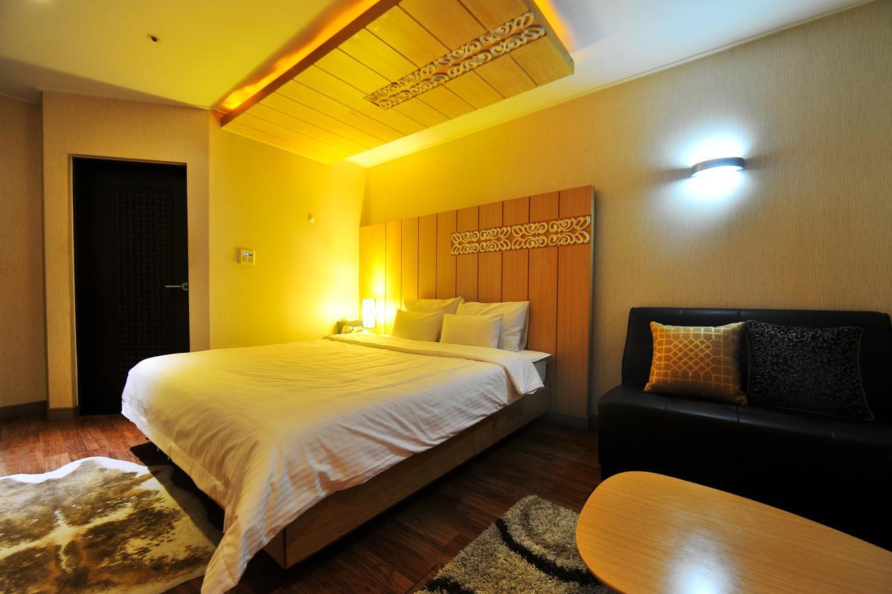 Gimhae Business Hotel K Exterior photo