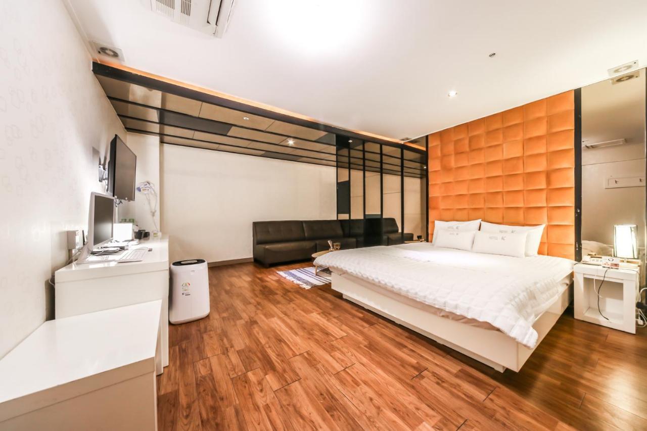 Gimhae Business Hotel K Exterior photo